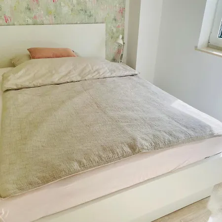 Apartment Elena 150 M Bis Zum *