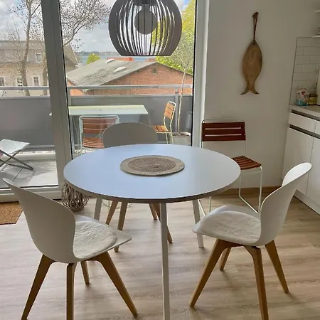 Apartment Elena 150 M Bis Zum