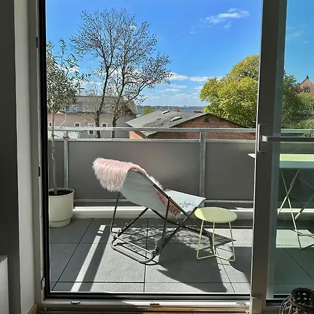 Apartment Elena 150 M Bis Zum